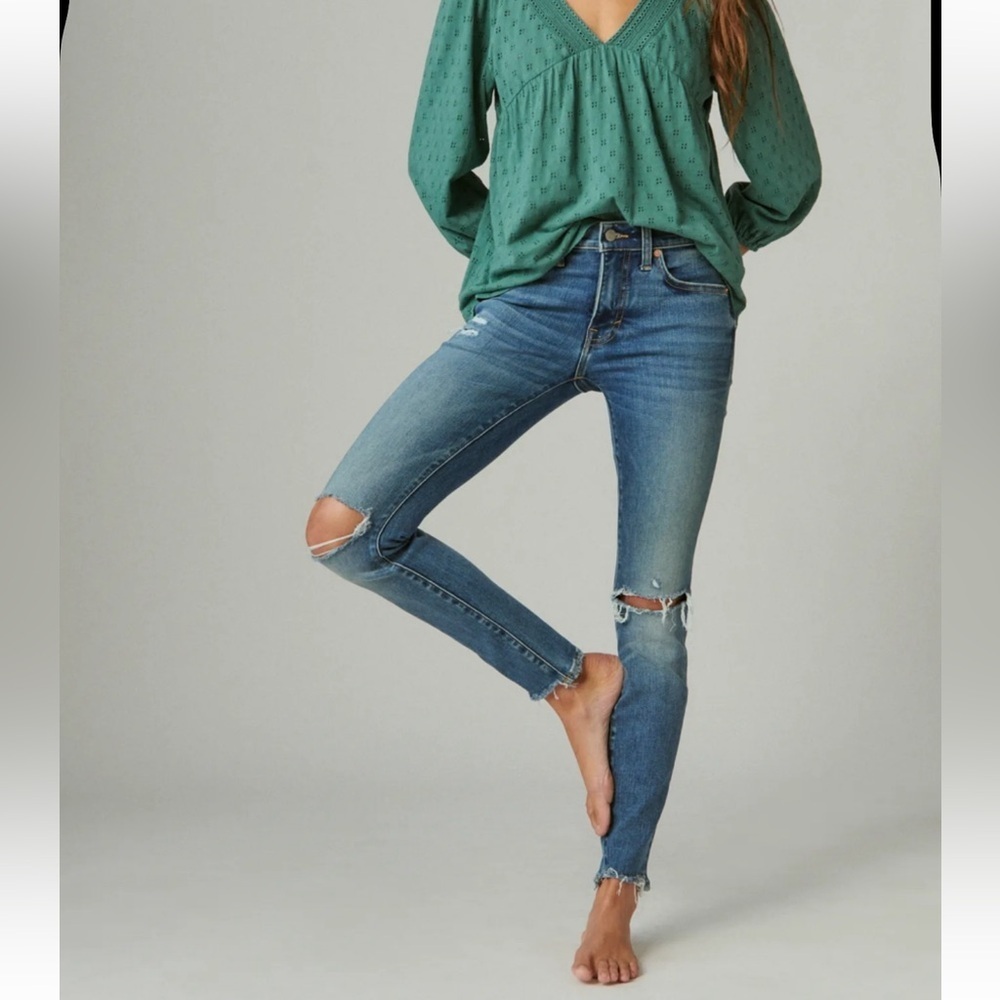 Lucky Brand bestselling Ava Mid Rise jeans -Women’s Size 6
